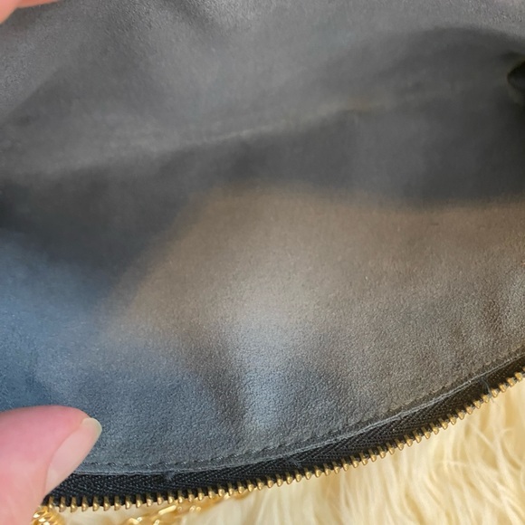 LV Epi Pochette - Picture 7 of 15